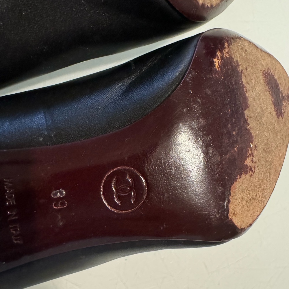 CHANEL Black Leather Heels - Picture 4 of 8
